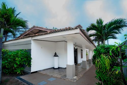 Paradise Shore House
