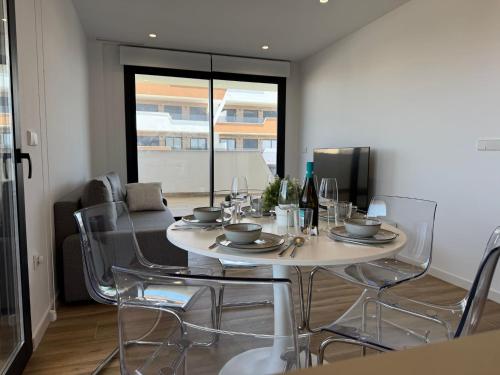 設施, Luxurious 2-Bedroom Apartment in Arenals del Sol with Pool and Sea Views in 索爾阿雷納萊斯港