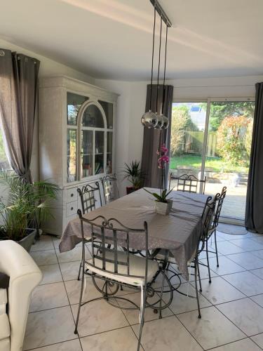 Maison L in แทรลิเย