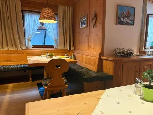 Hotel Garni Senn in Sankt Anton am Arlberg, Österreich