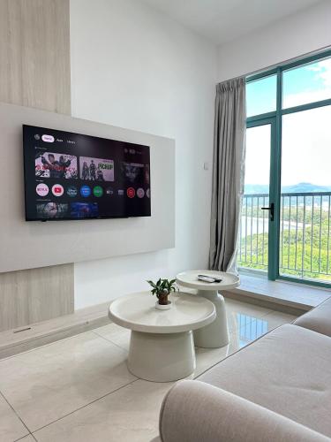 Deluxe 2BR Seaview and Mountain View with balcony