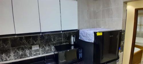 rich house - image 13