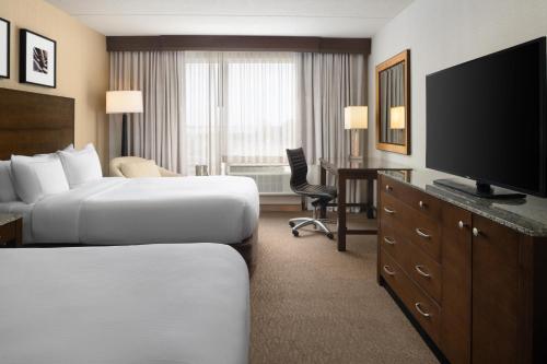 DoubleTree by Hilton Hotel Boston Bayside - image 11