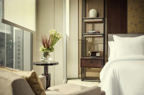 Executive Double Suite with City View (Club Lounge Access for two)