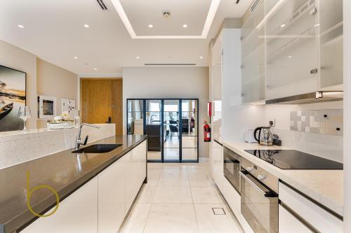 Bookable 4 Bed JBR With Maids room, Sea view and Beach access, Dubaï (photo 8)