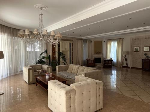 Cozy Family Villa – khách sạn tại Chornomorsk