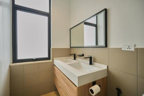 Modern Downtown Bole apartment - image 4