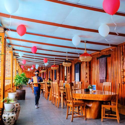 Restorāns, Martin Anugrah Hotel & Restaurant in Siborongborong