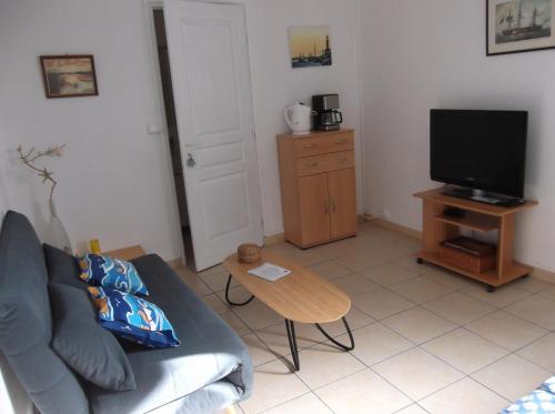 Studio en rez-de-chaussée avec marche