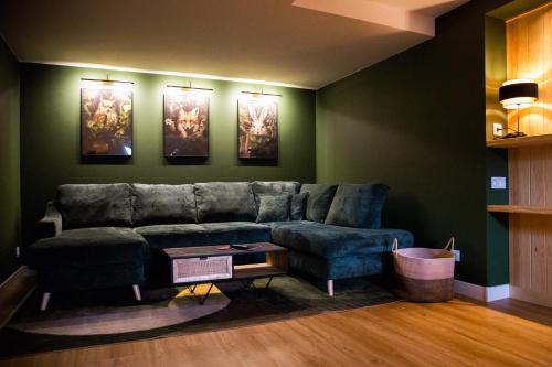 2 bedrooms, 4 beds