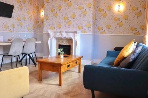 Comfortable 2 Bed Property with garden - Parking in Hunslet Carr