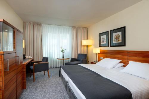 Maritim Hotel München - image 4