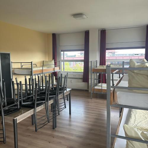 Low Budget Hostel - image 5