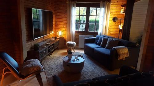 Chalet dans les bois -Domaine Privé-5 Etangs (Chalet dans les bois -Domaine Prive-5 Etangs) in Ervauville