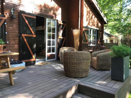 Chalet dans les bois -Domaine Privé-5 Etangs (Chalet dans les bois -Domaine Prive-5 Etangs) in Ervauville