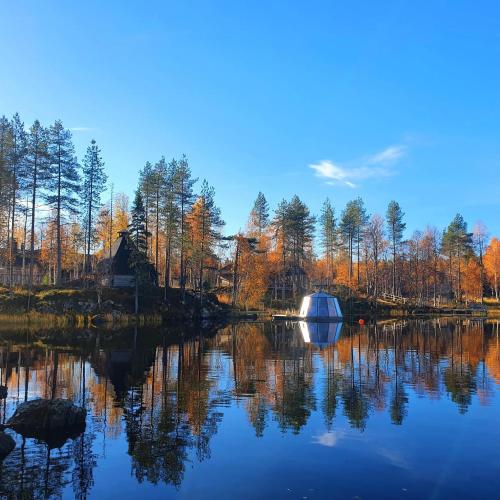 AuroraHut, Overwater Hut in Kuusamo