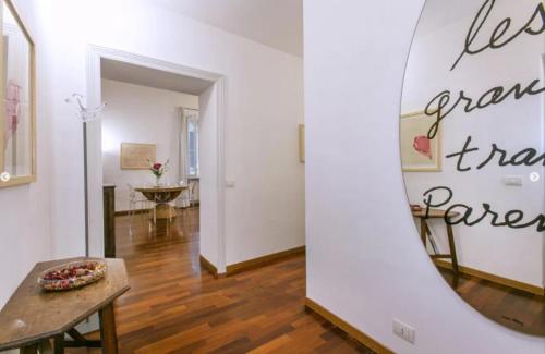 Spanish Steps Vittoria Apartment, Рим (фото 9)