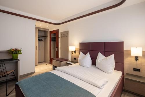 Hotel Gloria Room Type - Standard Queen Room