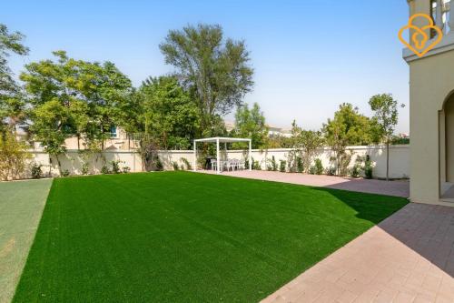 Brand new Large Villa JVT Private Garden, Dubai (photo 7)