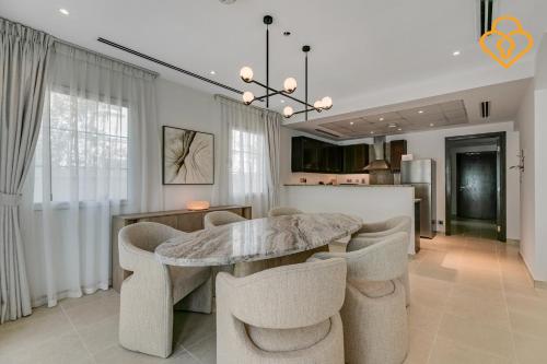 Brand new Large Villa JVT Private Garden, Dubai (photo 2)
