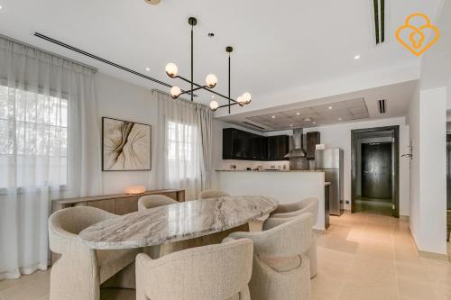 Brand new Large Villa JVT Private Garden, Dubai (photo 5)