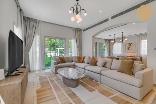Brand new Large Villa JVT Private Garden, Dubai (photo 6)