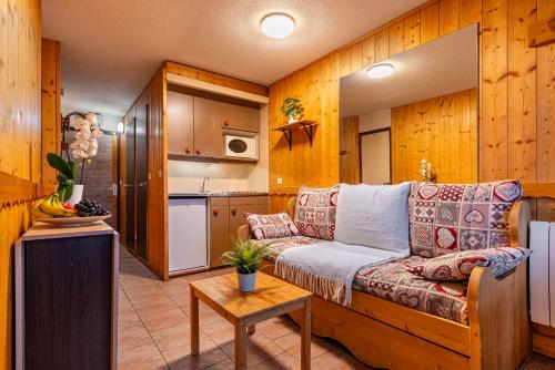 Central Apartment In Heart of Val Thorens, Ski In-Out with WiFi in Saint-Martin-de-Belleville