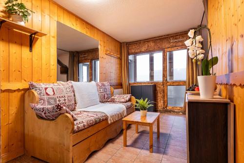 Central Apartment In Heart of Val Thorens, Ski In-Out with WiFi in Saint-Martin-de-Belleville