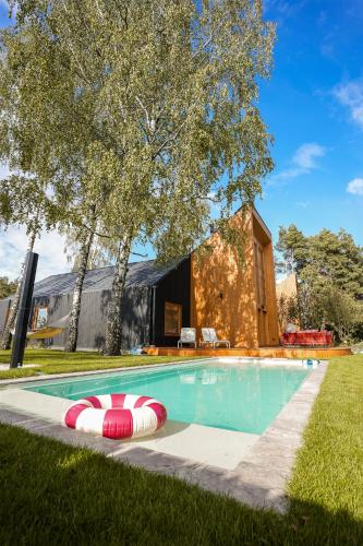 Kalbornia LAKE & POOL HOUSE by JWPM