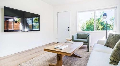 Renovated home 5BR Amazing Location, Los Angeles (foto 3)