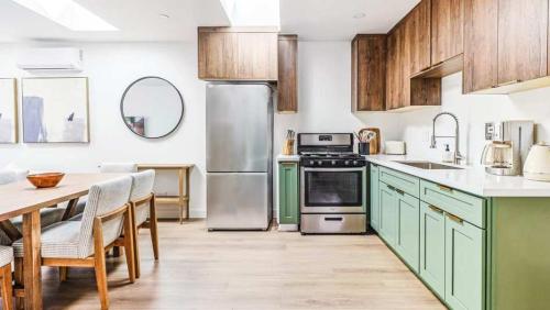Renovated home 5BR Amazing Location in Los Angeles, USA