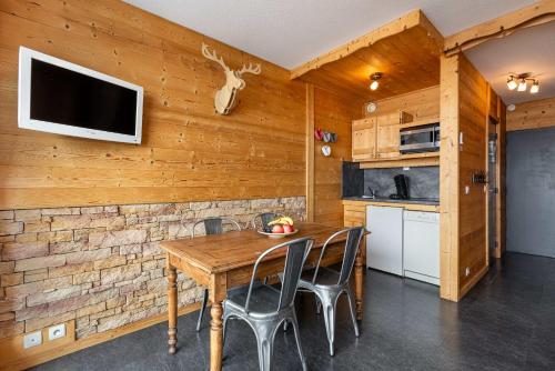 Residence Dome de Polset, Ski In-Out with WiFi in Val Thorens, "V2" by Versant Collection in Saint-Martin-de-Belleville