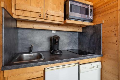 Residence Dome de Polset, Ski In-Out with WiFi in Val Thorens, "V2" by Versant Collection in Saint-Martin-de-Belleville