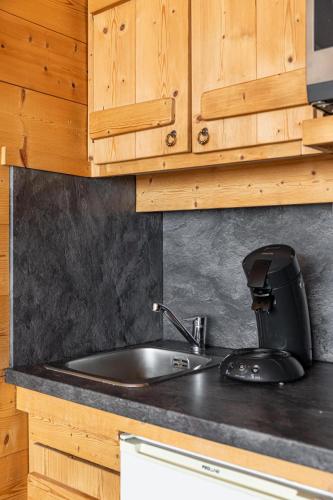 Residence Dome de Polset, Ski In-Out with WiFi in Val Thorens, "V2" by Versant Collection in Saint-Martin-de-Belleville