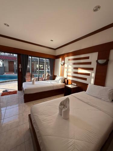 Mr. Black Resort Room Type - Standard Twin Room