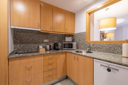 Aspasios Plaza Real Apartments - image 8