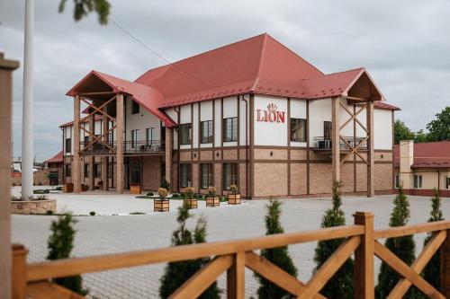 Готельно-рестораний комплекс SV Lion Хоростків