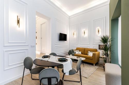 Queen's Chamberí Boutique II - Alojamiento Corta Estancia, Мадрид