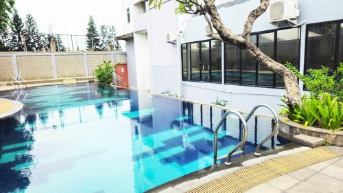 Peldbaseins, Apartemen Gunung Putri By White Box in Gunung Putri