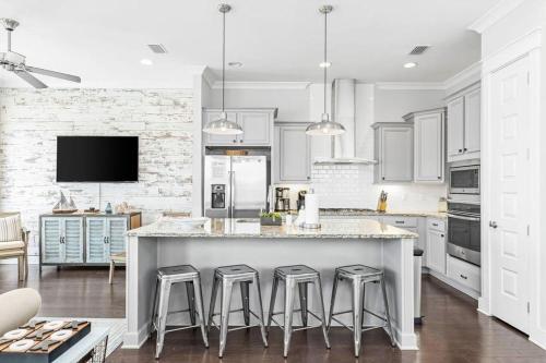 Prominence 30A - Lucky Old Sun image