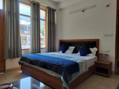 Hotel Midway inn in Jagatsukh