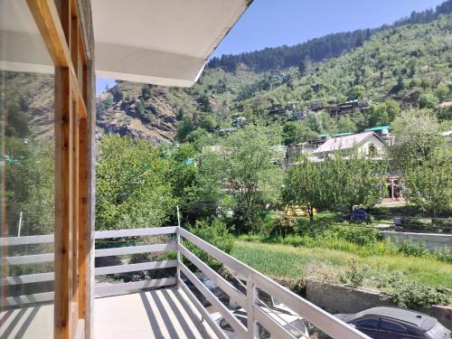 Hotel Midway inn in Jagatsukh