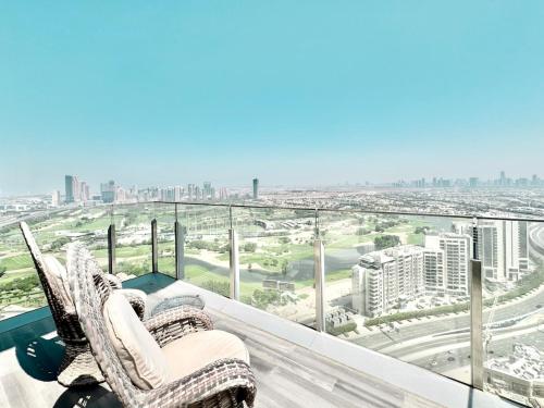 Breath-taking View -Spacious - High End Building TAJ, Dubái
