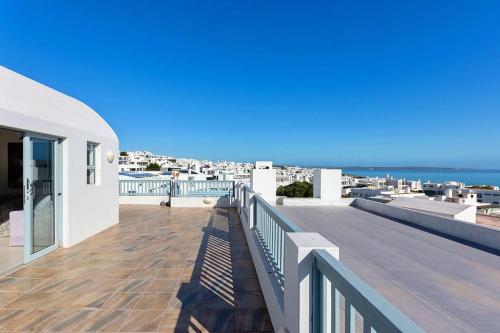 Villa Boheme, Stunning Lagoon Views, 10 Sleeper in Paradise Beach