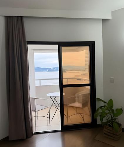 ARK Houses - Flat PetFriendly Vista-Mar com Varanda e Piscina na Cobertura