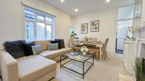 Lovely 3 bedroom maisonette with private roof terrace in Hammersmith