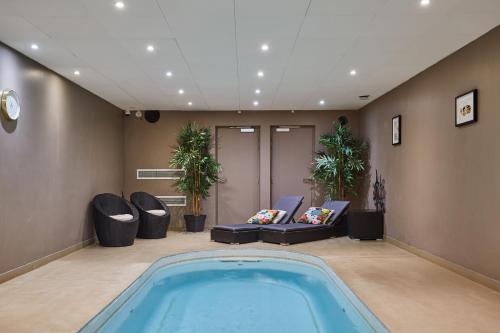 Hot tub, Odalys City Paris XVII in Saint-Ouen