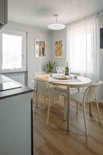 virtuve, La Croce Apartments in Castelnovo neʼ Monti