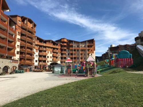 Facilities, 1404 T2 Aconit Les Menuires in Les Bruyeres