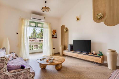 Marbella 2BHK at Regal Park with Pool, Aguada